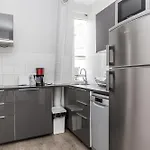 Sweet Home Paris Apartment